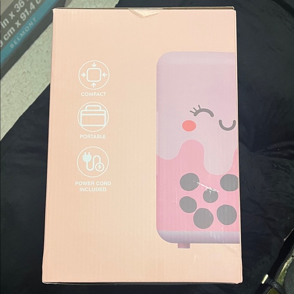 Adorable Pink Boba Tea Mini Beauty Fridge NEW IN BOX - Picture 3 of 8